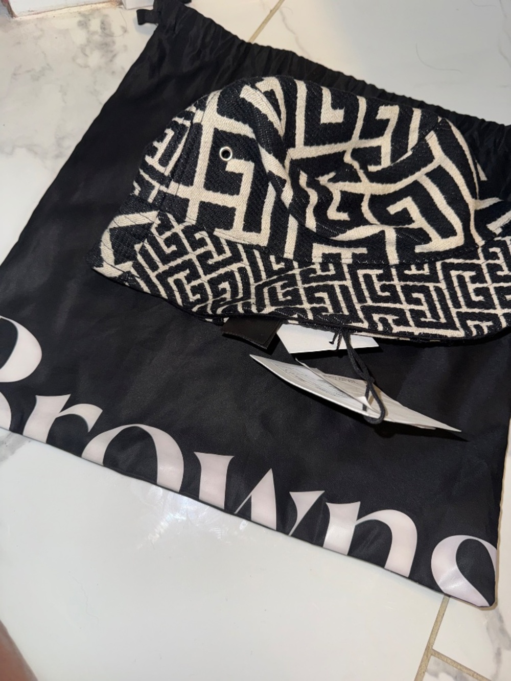 Balmain Bucket Hat - Picture 5 of 5